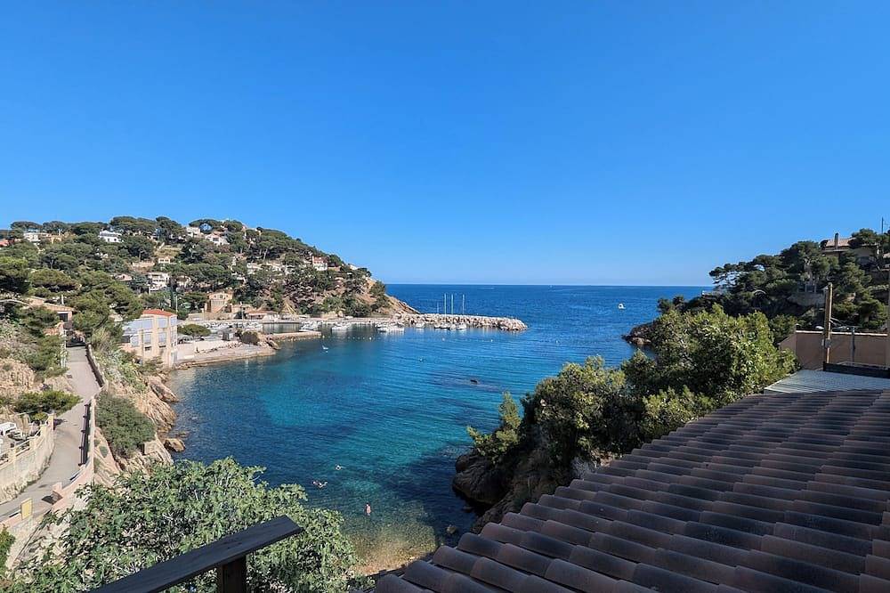 L'Escapade beautiful 90m2 villa renovated in 2024, air-conditioned, waterfront. in Ensuès-la-Redonne, Istres region