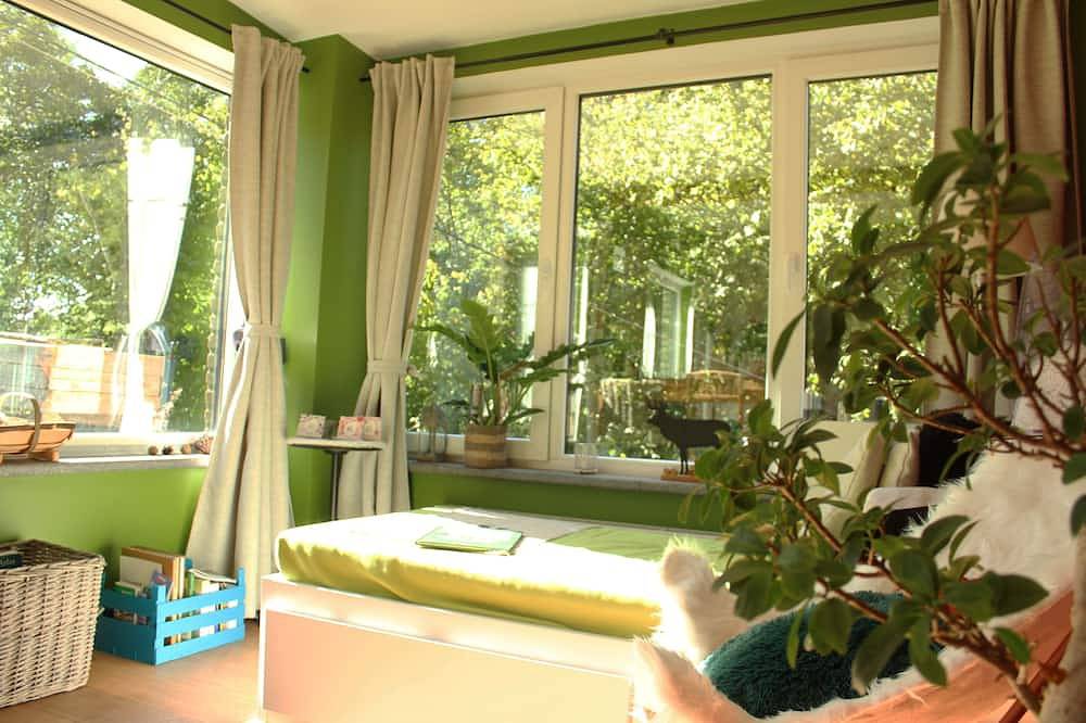 Chez Madame Irma: country house at l'Orée du bois in wooded grounds in Sougné-Remouchamps, Aywaille