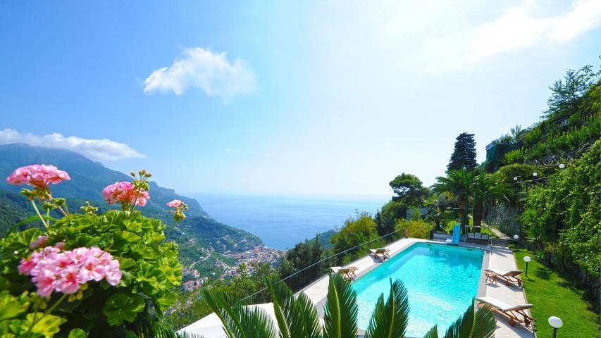 Location de vacances pour 10 personnes, avec piscine ainsi que balcon et jardin à Ravello - 4