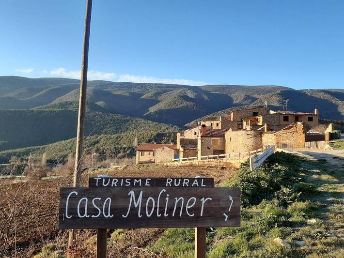 Casa rural para 13 personas, con Balcón y Terraza además de Jardín y Piscina en Pallars Jussà