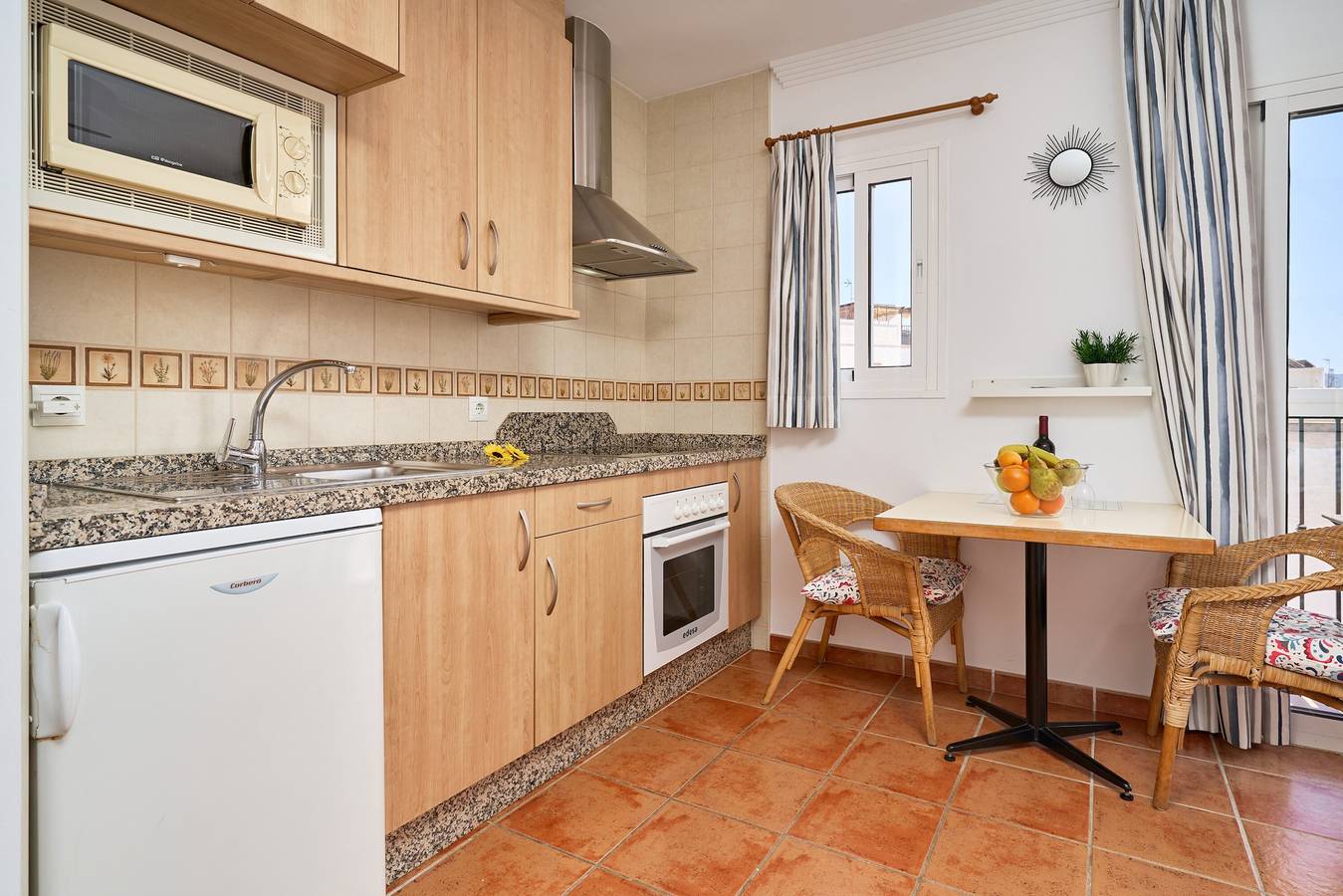 Studio '2C met Balkon, Uitzicht op de Bergen, Wi-Fi en Airconditioning', foto 6