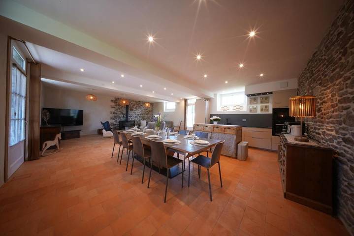 Location de vacances pour 10 personnes, avec jardin à Tréméreuc