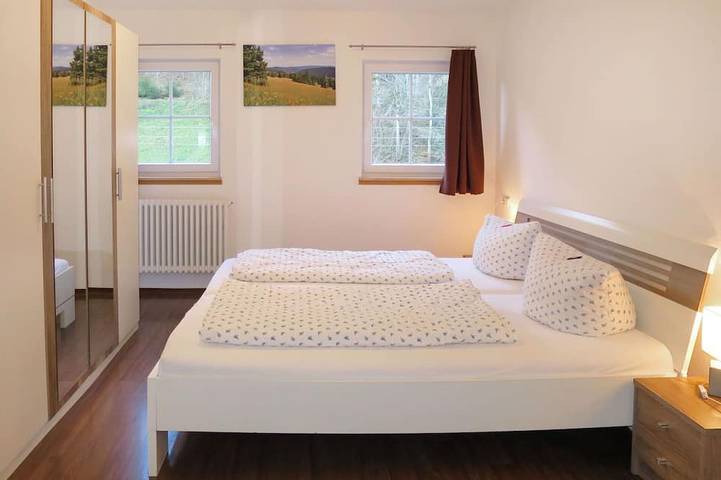Schönes alleinstehendes Ferienhaus mit  W-Lan, Tv, Terrasse und Haustiere erlaubt in Simonswald, Südschwarzwald