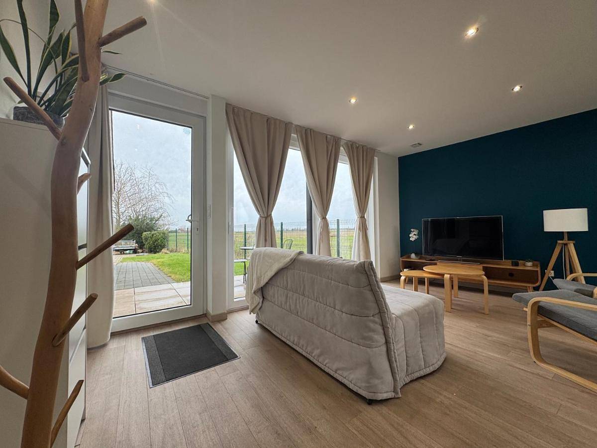 One-Bedroom Apartment with Terrace in Marquillies, Région de Lille