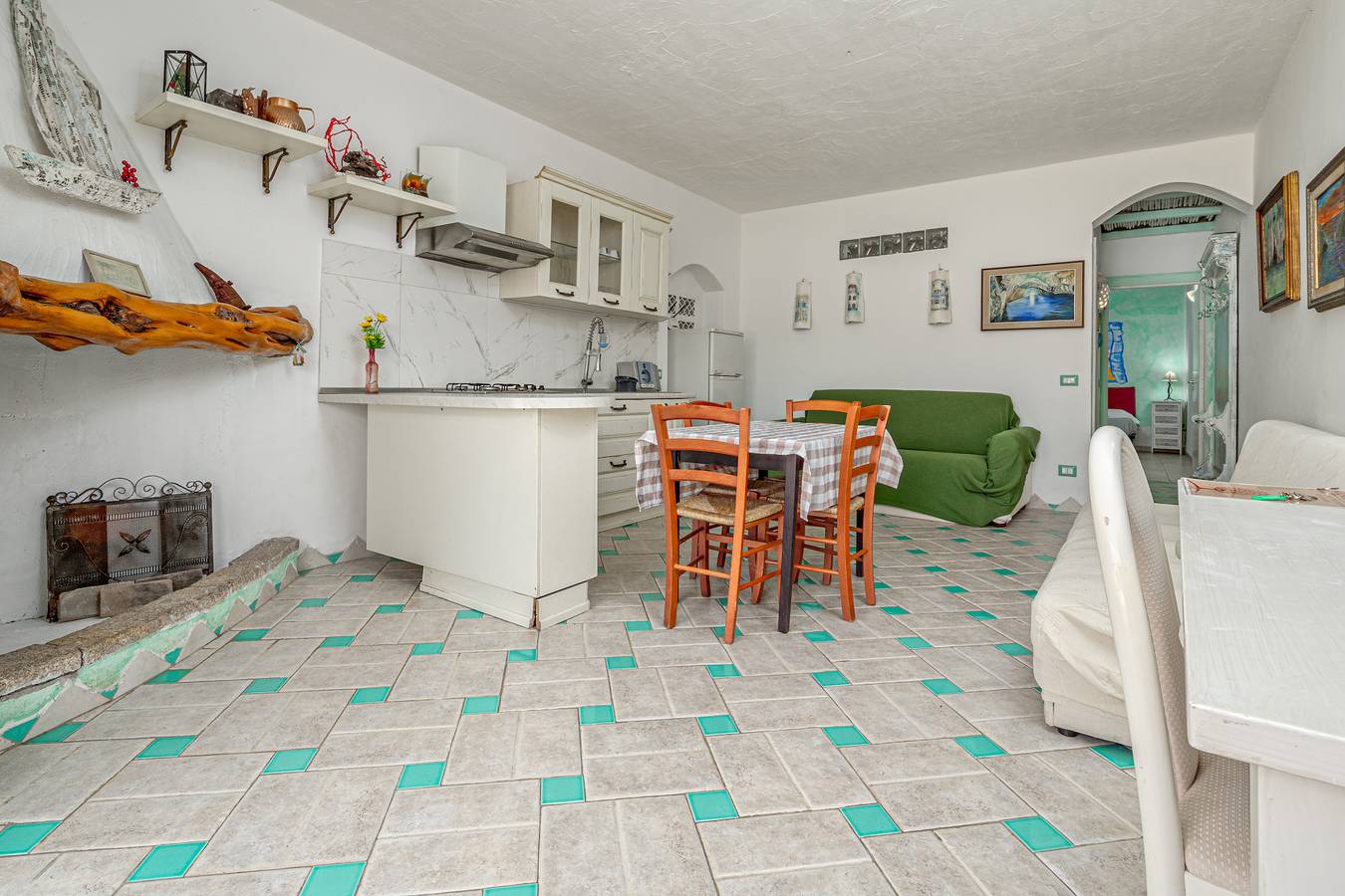 Hel lejlighed, Apartment 'Appartamento Gelsomino' with Mountain View, Private Terrace and Shared Garden in Arzachena, Costa Smeralda