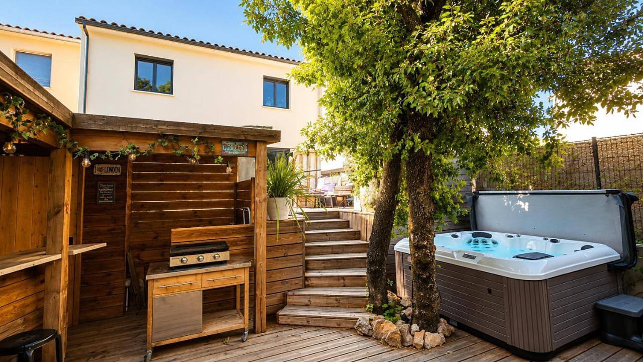 Cottage Spa I Love Hawley Sud de France in Saint-Mathieu-de-Tréviers, Côte méditerranéenne (France)
