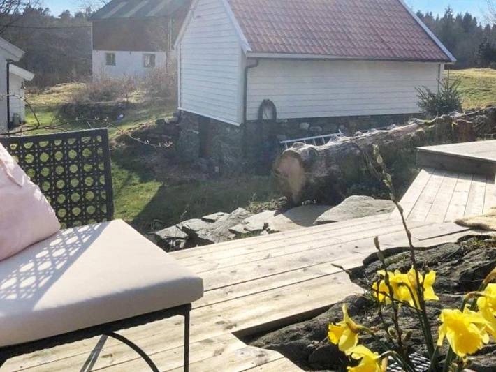 Ferienhaus für 6 Personen, mit Terrasse und Garten in Austrheim - 2