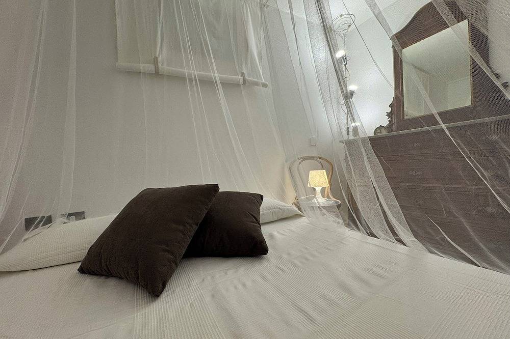 Casa Única: Vista a la Plaza, Vista al Mar, Aire Acondicionado, 2 Baños, Spa in Vernazza, Vernazza Municipio