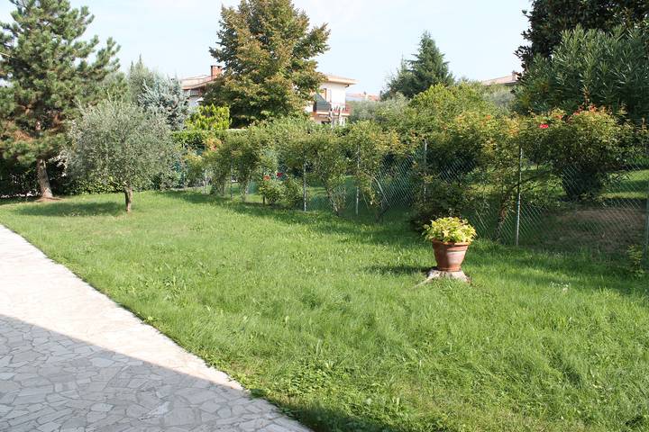 Apartamento vacacional entero, Apartamento de vacaciones con balcón in Lazise, Montañas Garda