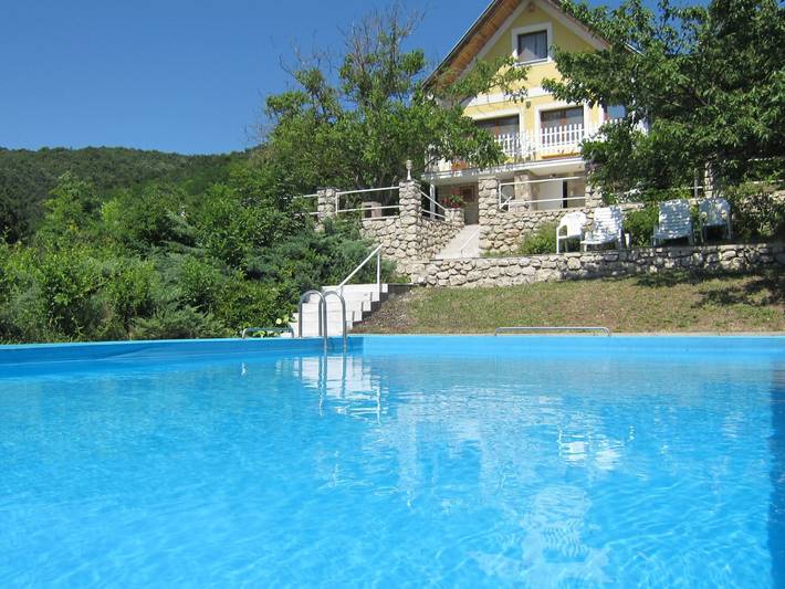 Ferienhaus für 4 Personen, mit Garten und Balkon sowie Pool - 1
