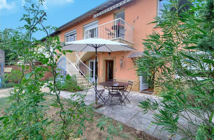 Gîte for 6 people, with terrace and garden as well as pool - 1