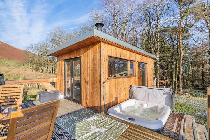 Glamping for 2 people, with hot tub in Ribble Valley