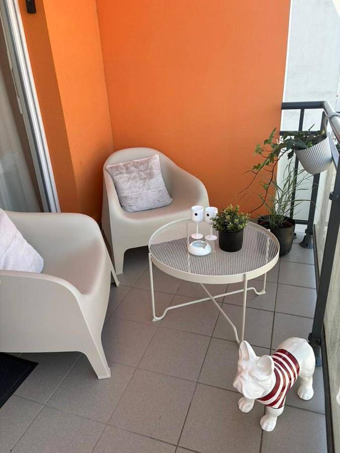 Appartement entier, A few steps from Basel with Balcony and free private Parking in Saint-Louis, Région de Mulhouse