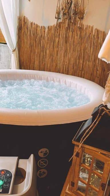 Gîte pour 2 personnes, avec jacuzzi et jardin dans Piton de la Fournaise - 2