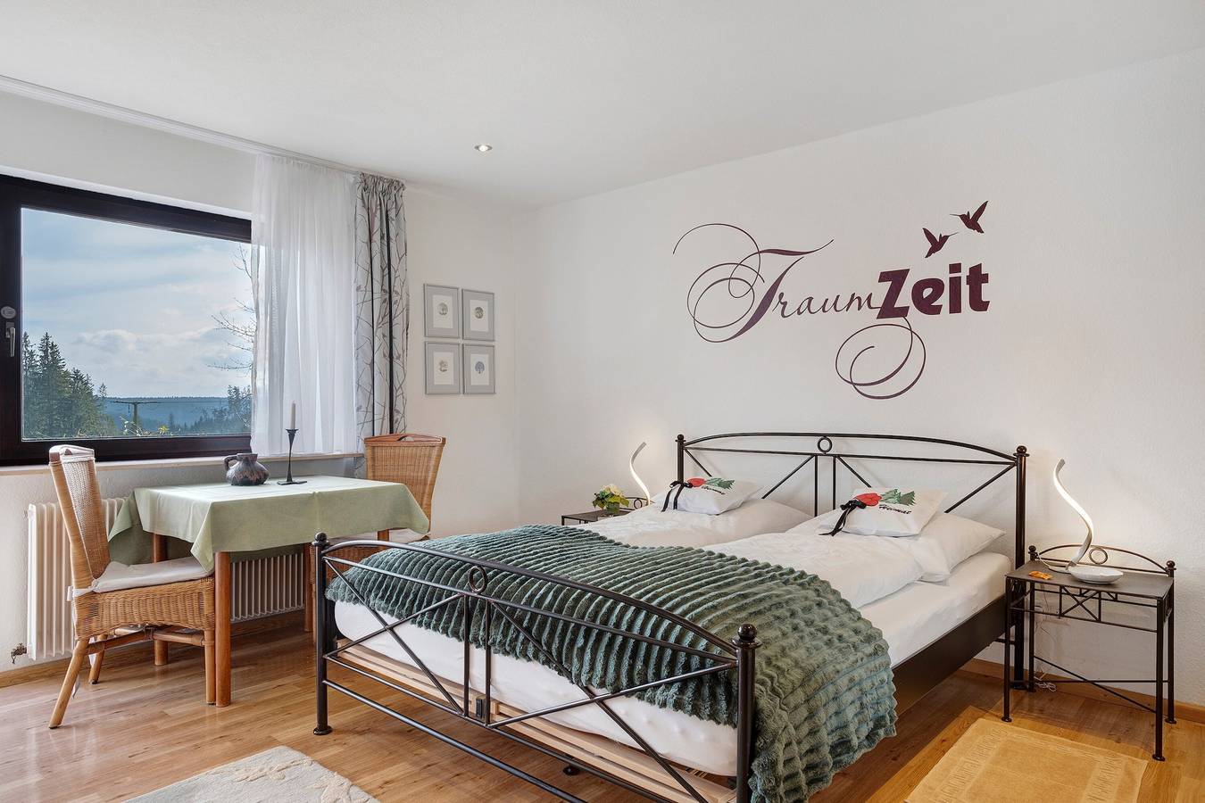 Ganze Wohnung, Ferienwohnung 'Janßen-Wehrle' mit Bergblick, privater Terrasse und Wi-Fi in Schwärzenbach (Titisee-Neustadt), Titisee-Neustadt