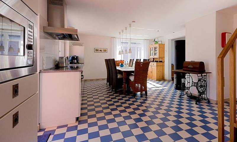 Strandhaus für 8 Personen, mit Ausblick und Garten in Ahrenshoop - 3