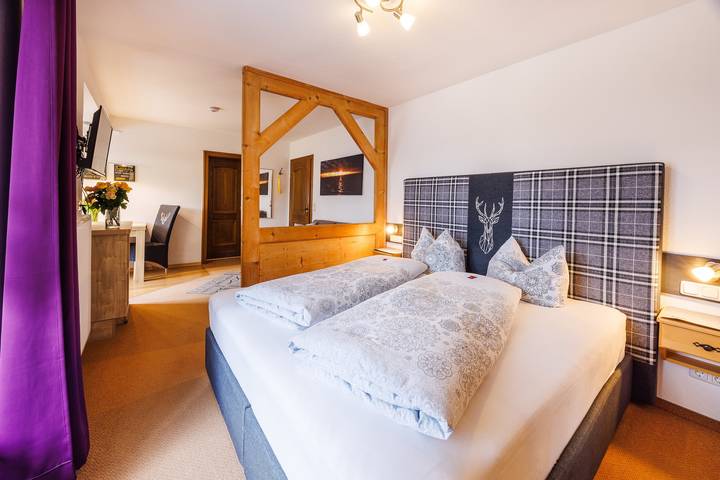 Ganzes Studio, Einzimmerapartment 'Chiemsee' mit Bergblick im Gästehaus Wolfgang, Balkon und Wi-Fi in Ruhpolding, Bayerische Alpen