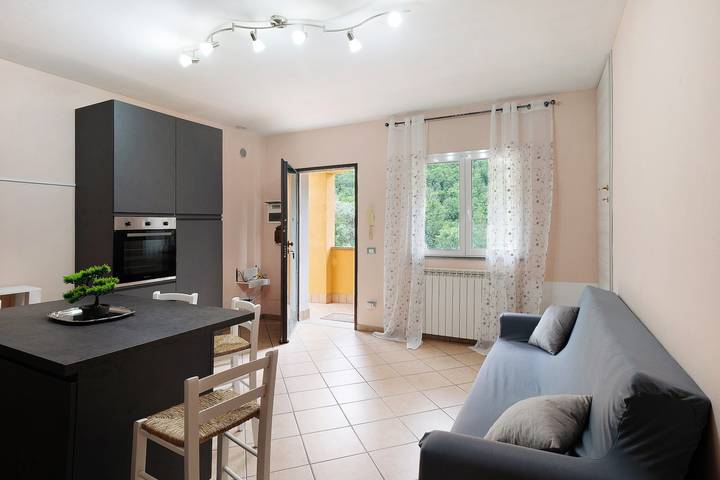 Villa 'Il Frutteto 49' met privé terras en Wi-Fi in Ortovero, Riviera di Ponente
