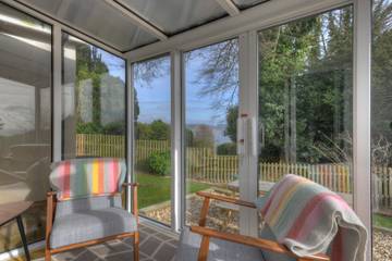 Log Cabin for 6 People in Lyme Regis, Jurassic Coast, Photo 3