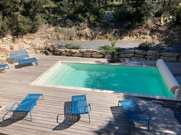 Cottage pour 5 personnes, avec vue ainsi que jardin et piscine à Sussargues
