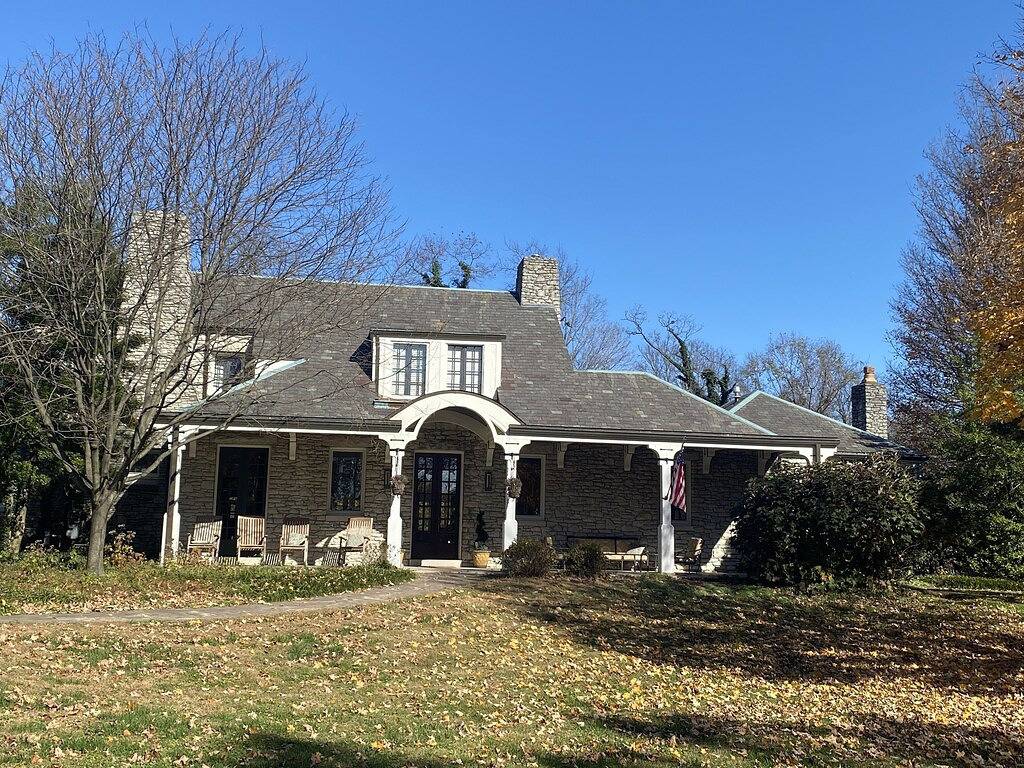 Vacation House for 14 Guests in Louisville, Kentucky