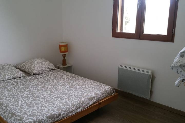 Location de vacances pour 9 personnes, avec jardin et terrasse à Saint-Frézal-de-Ventalon - 3