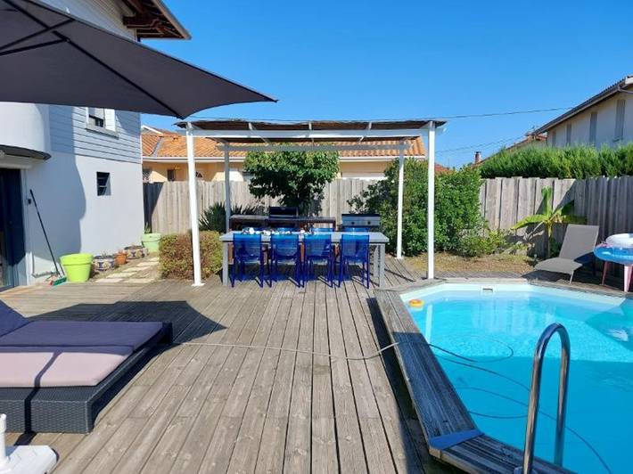 Villa pour 8 personnes, avec jardin ainsi que piscine et terrasse à Biscarrosse - 2