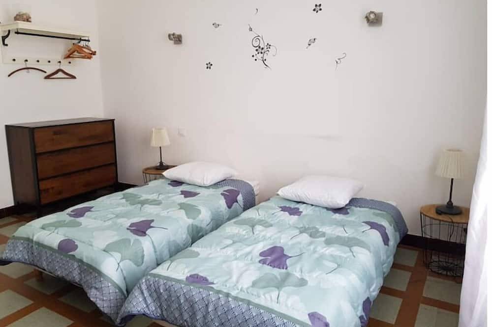 Gite De Groupe 6 Chambres + Mezzanine - Semaine/we in L'Aiguillon-sur-Mer, Fontenay-le-Comte