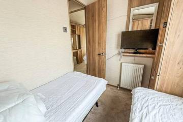 Static Caravan for 6 People in Waveney District, Suffolk, Photo 4