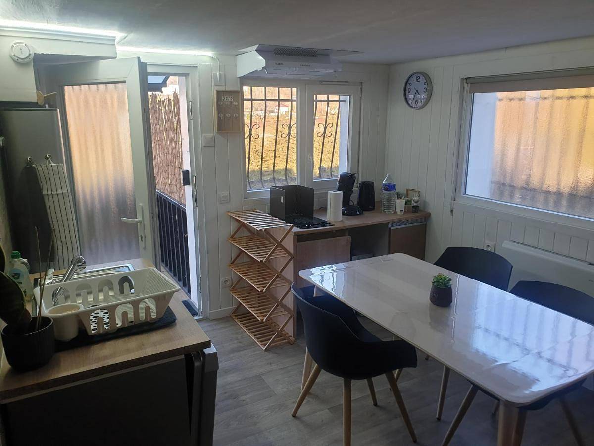 One-Bedroom Apartment with Terrace in Oyonnax, Nantua
