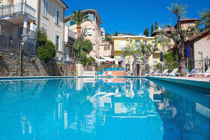 Hôtel pour 2 personnes, avec jardin ainsi que jacuzzi et piscine