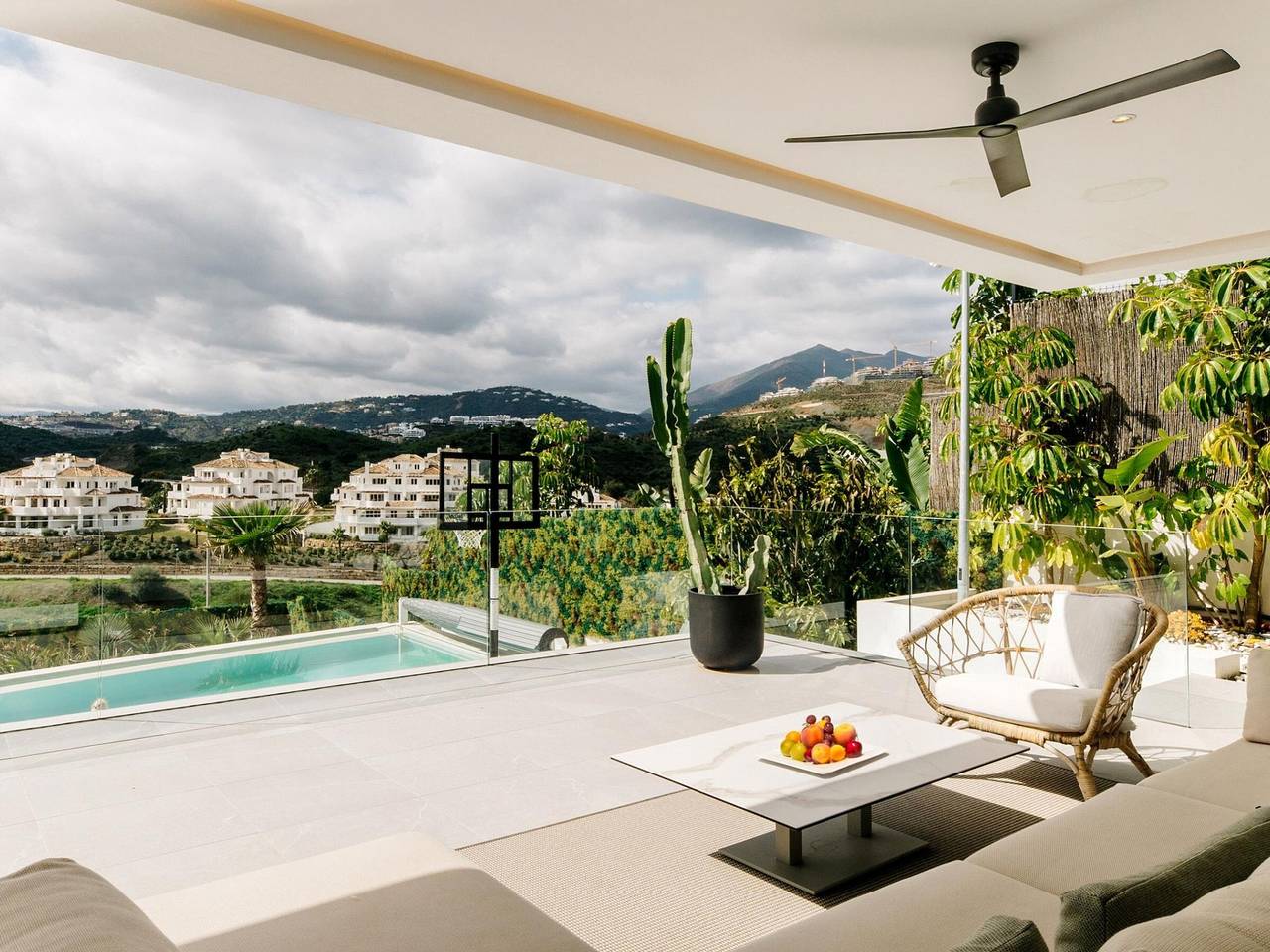 Modern villa with panoramic views, heated pool in Marbella West, Marbella