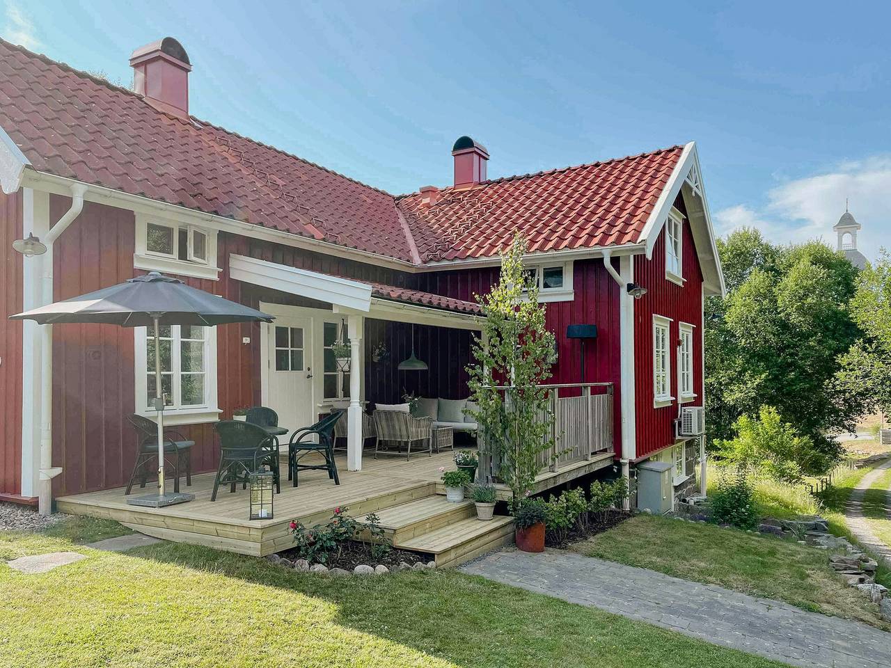 Landelijk leven dicht bij de stad en het meer, met ruimte voor velen in Gemeente Mark, Västergötland