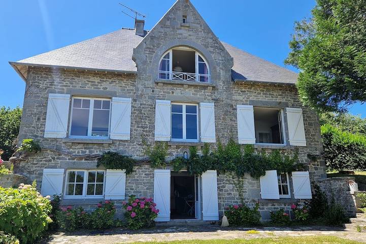 Location de vacances pour 10 personnes, avec Terrasse et Jardin dans Plage de Pen-Guen