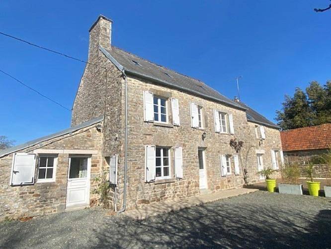 Gîte pour 8 personnes, avec jardin et terrasse, animaux acceptés