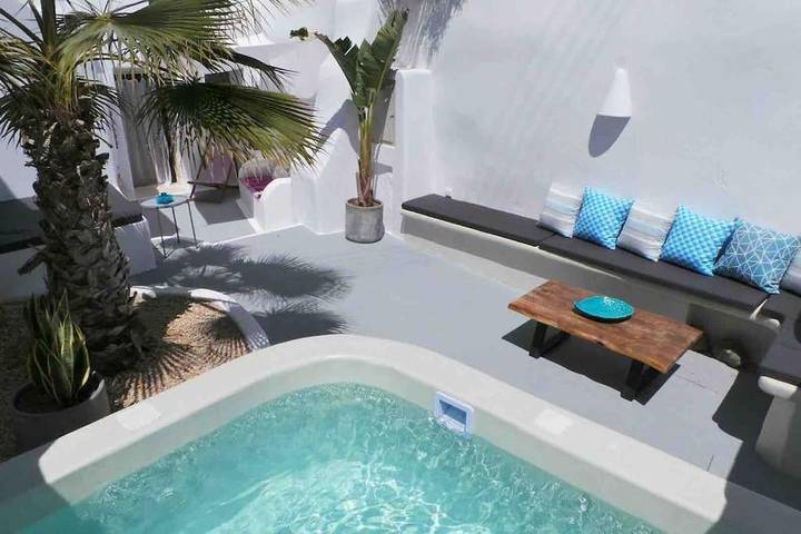 Location de vacances pour 6 personnes, avec jacuzzi et jardin à Karterados