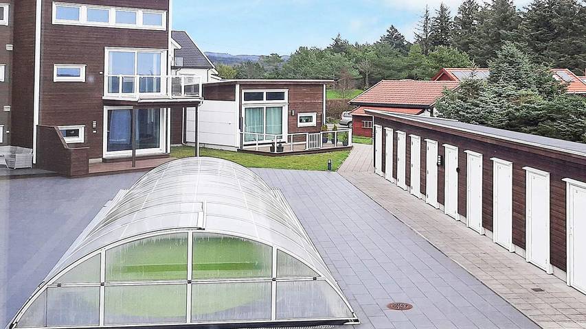 Ferienwohnung für 4 Personen, mit Pool und Terrasse sowie Garten in Farsund