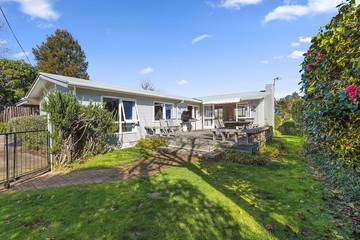 Holiday Home for 6 People in Taupo, Taupo District, Photo 1