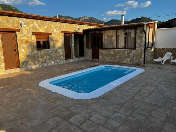 Holiday home for 12 people, with view and terrace as well as pool, with pets - 1