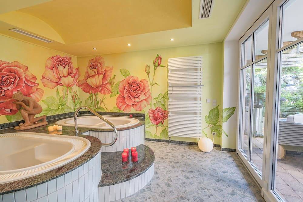 Ganze Wohnung, Top Ferienwohnung, Allgäu,Naturschwimmteich, Saunanutzung, Carport überdacht in Wertach, Bayerisch Schwaben