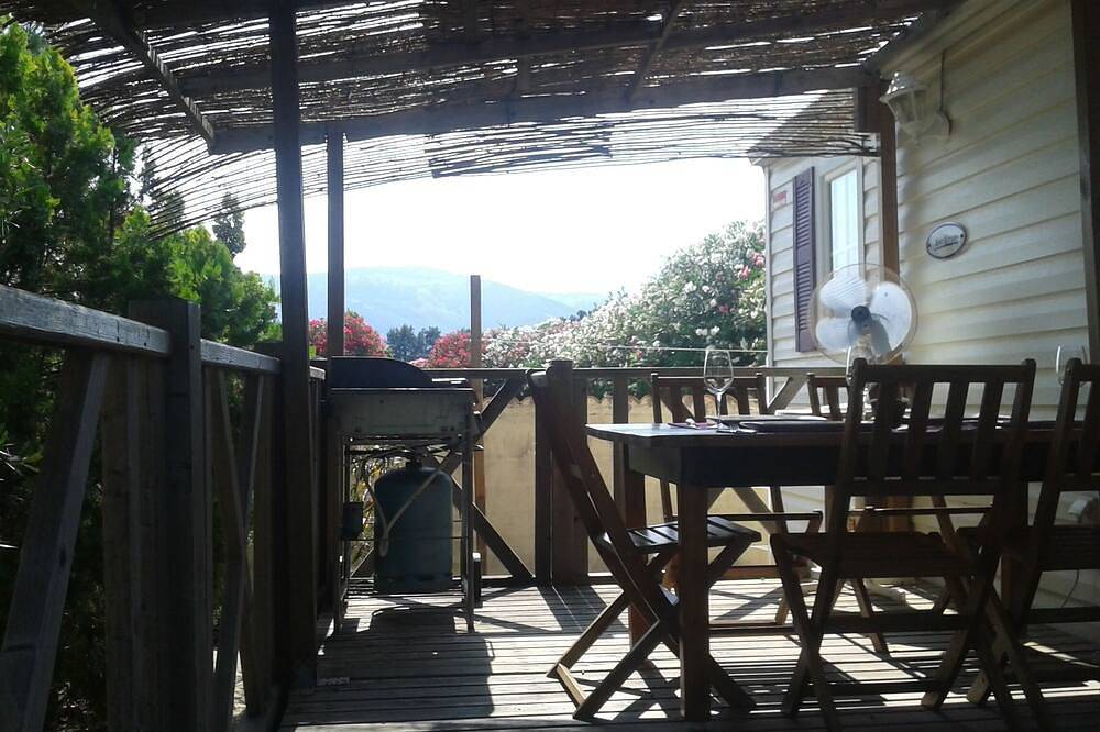 Mobihom mountain view good for a small family for a pleasant stay in Lucciana, Región de Bastia