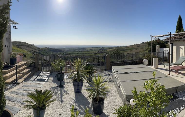 Gîte pour 15 personnes, avec jacuzzi ainsi que terrasse et jardin, animaux acceptés