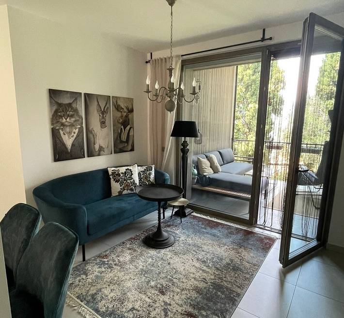 Ferienwohnung für 3 Personen, mit Balkon und Terrasse sowie Pool und Ausblick in 
