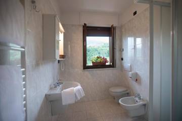 Hôtel pour 2 personnes, avec jardin et vue à Paesana