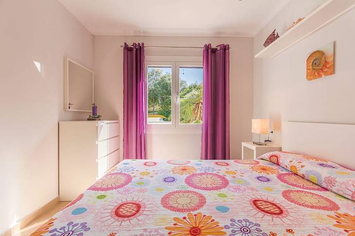 Wohnung im 1. Stock mit privatem Pool in der ruhigen, schönen Strände von Cala. in Cala Sant Vicenc, Pollença