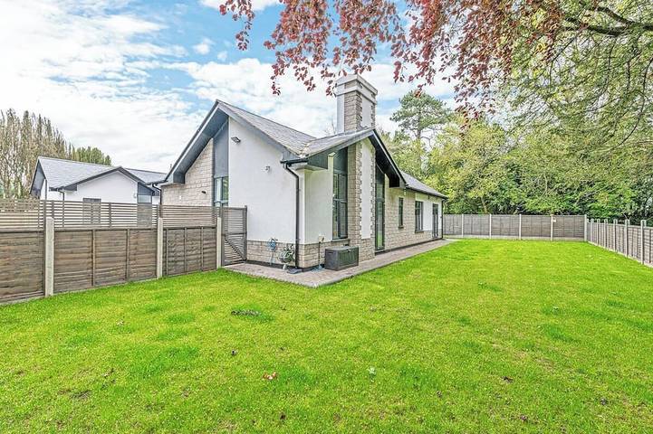 Vacation rental for 6 people, with hot tub and yard, with pets in Eden