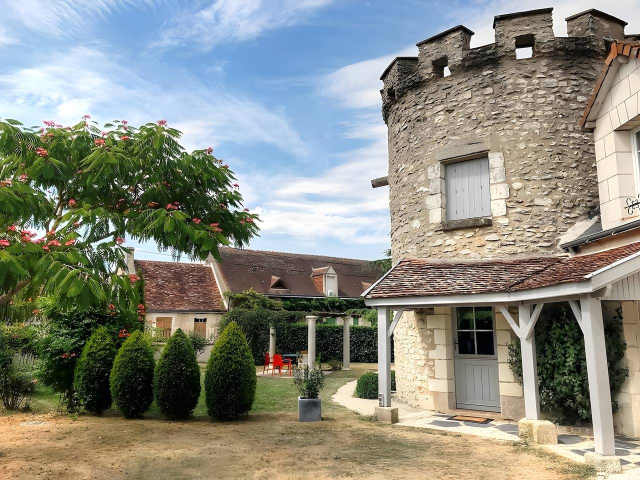 Maison de vacances 'La Tour De La Gazillère' in Chédigny, Vallée de la Loire