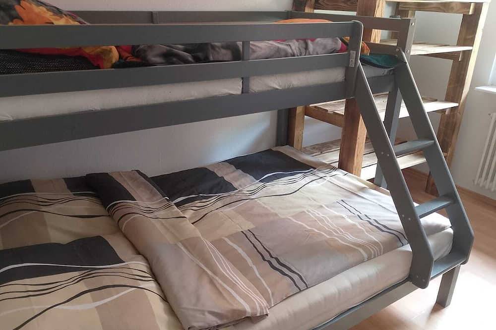 Entire apartment, Naturnahe Ferienwohnung mit Außenbereich. Haustierfreundlich! in Bad Peterstal-Griesbach, Central Black Forest