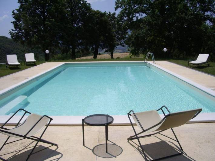 Agriturismo per 2 persone, con piscina e giardino a Cagli