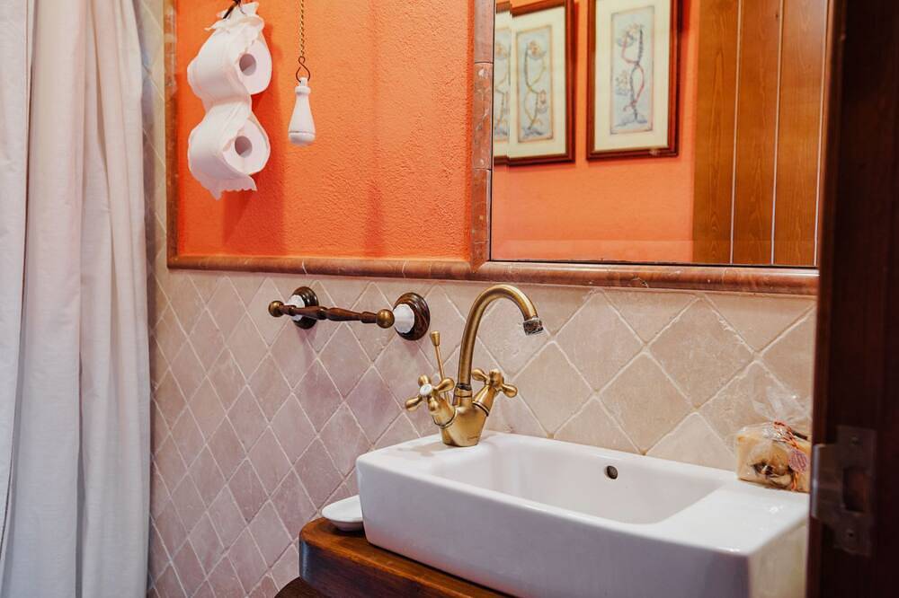 Ganze Wohnung, Superior-Doppelsuite mit Schlafsofa in Bigues i Riells, Barcelona Binnenland